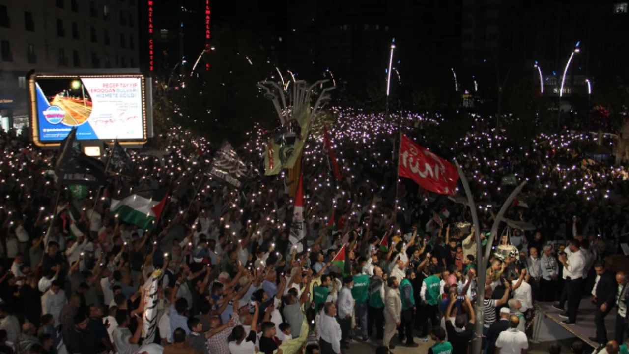 Foto - On binler Gazze için yürüdü