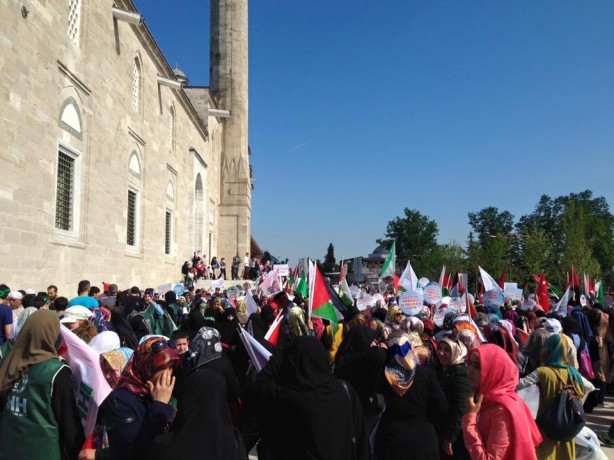 Foto - Onbinlerce Müslüman Mavi Marmara ve Filistin için yürüdür