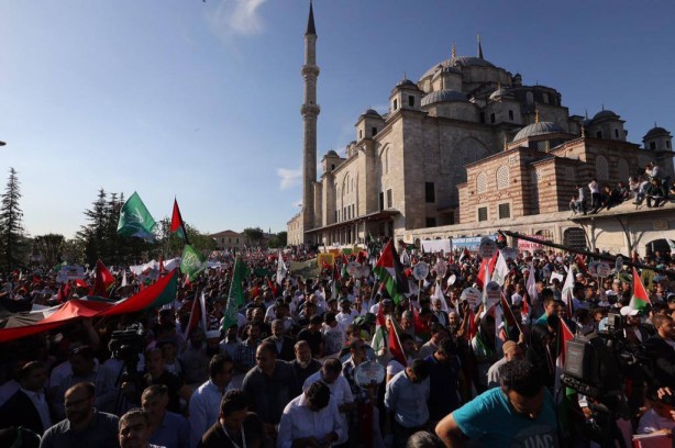 Onbinlerce Müslüman Mavi Marmara ve Filistin için yürüdür