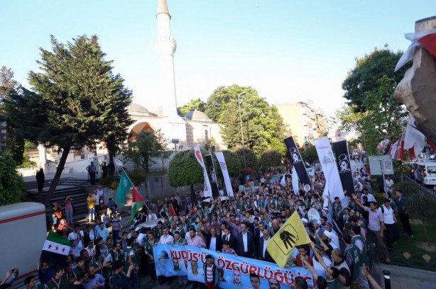 Foto - Onbinlerce Müslüman Mavi Marmara ve Filistin için yürüdür