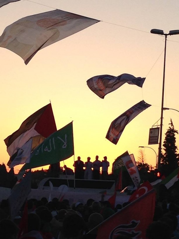 Foto - Onbinlerce Müslüman Mavi Marmara ve Filistin için yürüdür