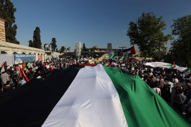 Foto - Onbinlerce Müslüman Mavi Marmara ve Filistin için yürüdür