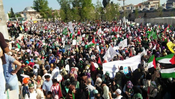 Foto - Onbinlerce Müslüman Mavi Marmara ve Filistin için yürüdür