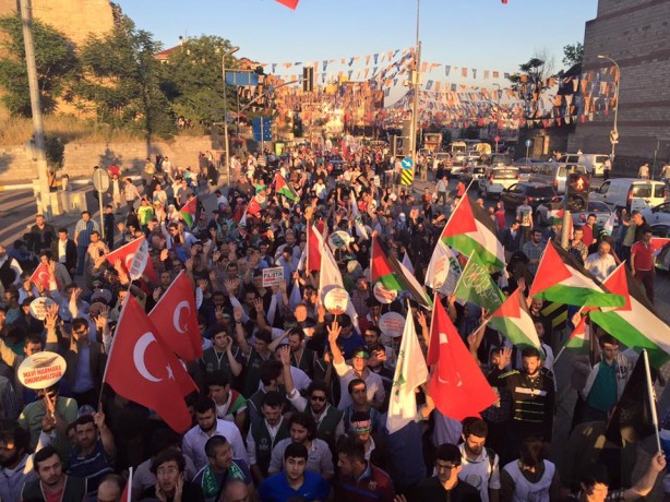 Foto - Onbinlerce Müslüman Mavi Marmara ve Filistin için yürüdür