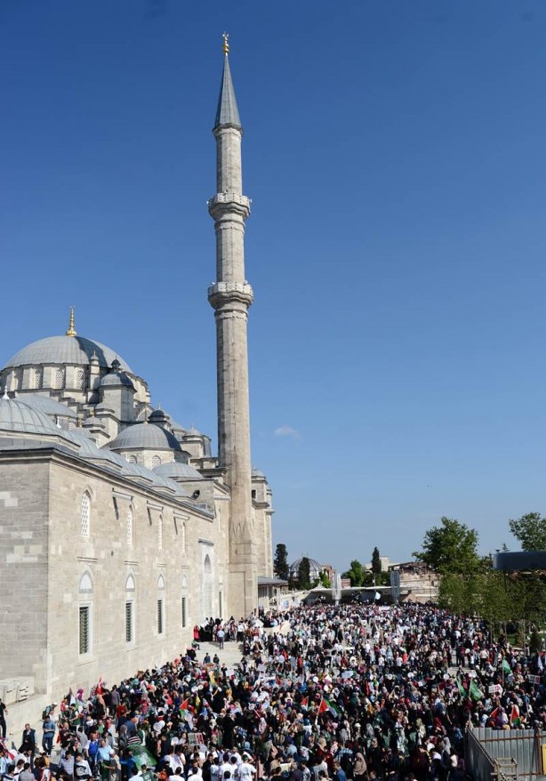 Foto - Onbinlerce Müslüman Mavi Marmara ve Filistin için yürüdür