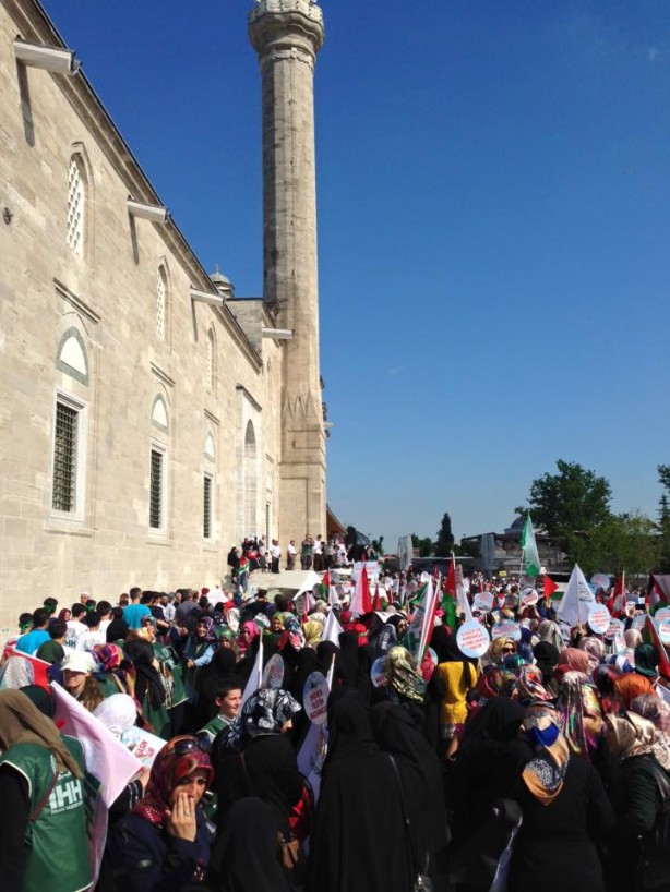 Foto - Onbinlerce Müslüman Mavi Marmara ve Filistin için yürüdür