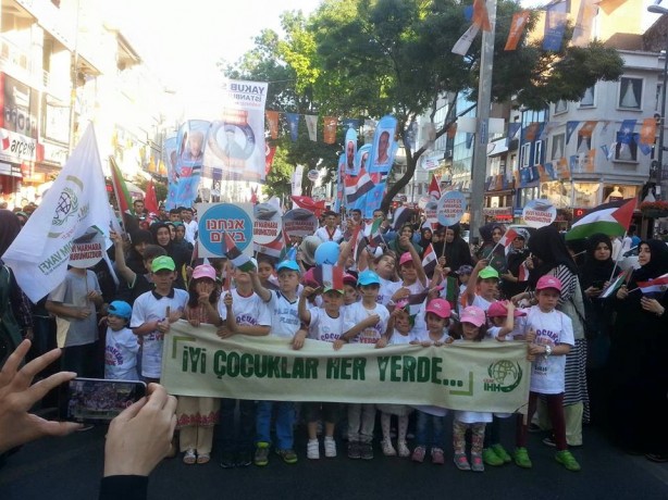 Foto - Onbinlerce Müslüman Mavi Marmara ve Filistin için yürüdür