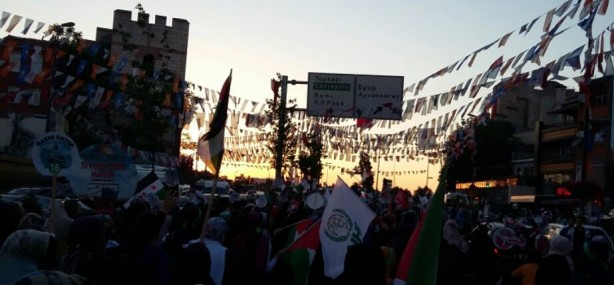 Foto - Onbinlerce Müslüman Mavi Marmara ve Filistin için yürüdür