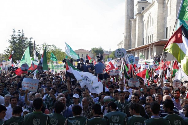 Foto - Onbinlerce Müslüman Mavi Marmara ve Filistin için yürüdür