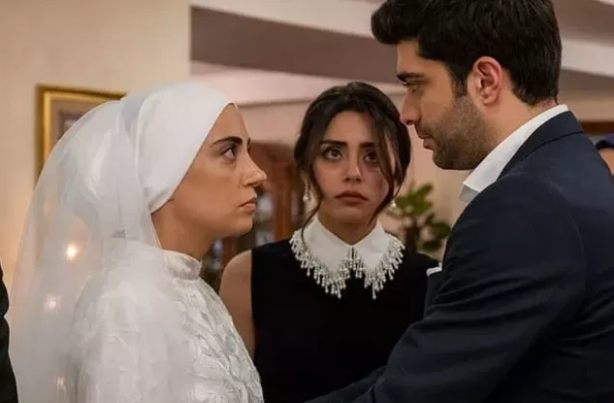 Foto - Önce imam nikahı sahnesi şimdi de gerdek gecesi! Kızılcık Şerbeti’nin rezillikleri bitmiyor