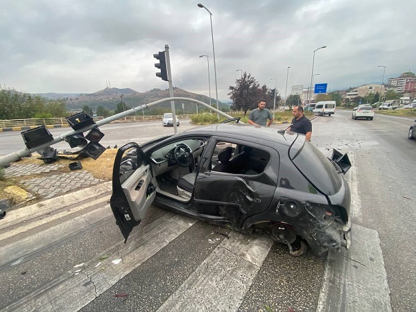 Önce kaza yaptı sonra hastaneden firar etti