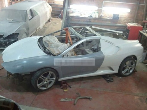 Foto - Önce Limuzin'e sonra Ferrari'ye çevirdi