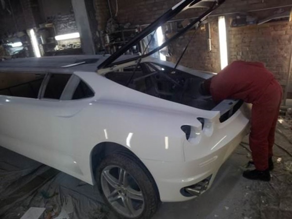Foto - Önce Limuzin'e sonra Ferrari'ye çevirdi