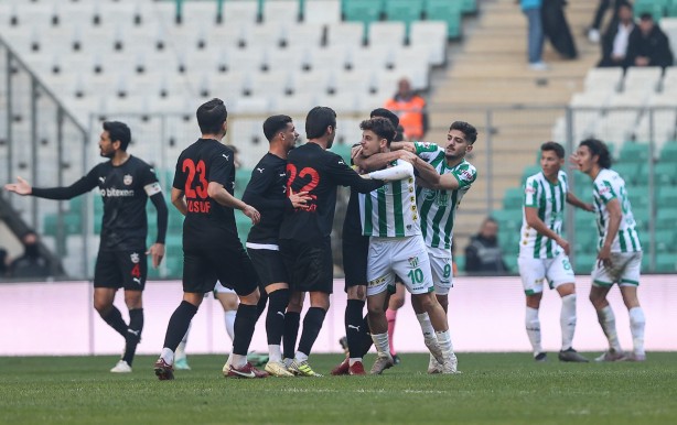 Foto - Önce Meler, sonra İstanbul şimdi de... Beyaz Grup’ta tarihi skandal: Bursaspor ve Diyarbekirspor maçında bunu da yaptılar!