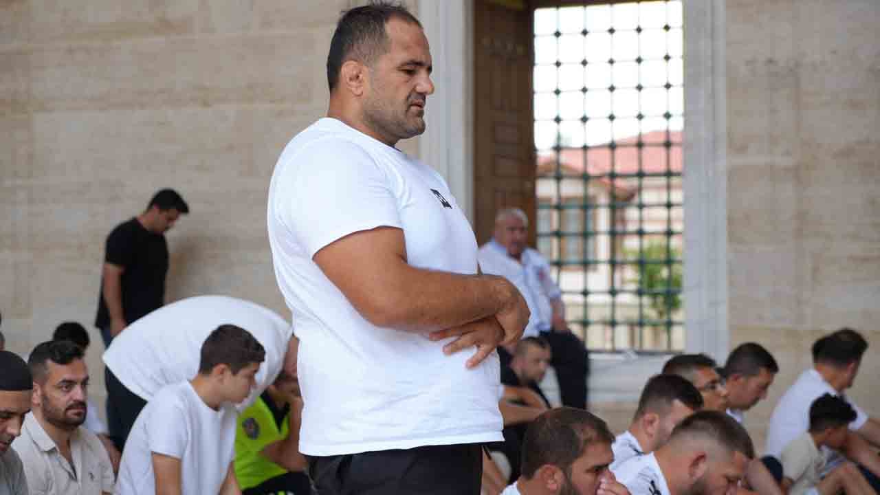 Önce saf tuttular, şimdi sıra er meydanında! Pehlivanların ilk durağı Selimiye oldu