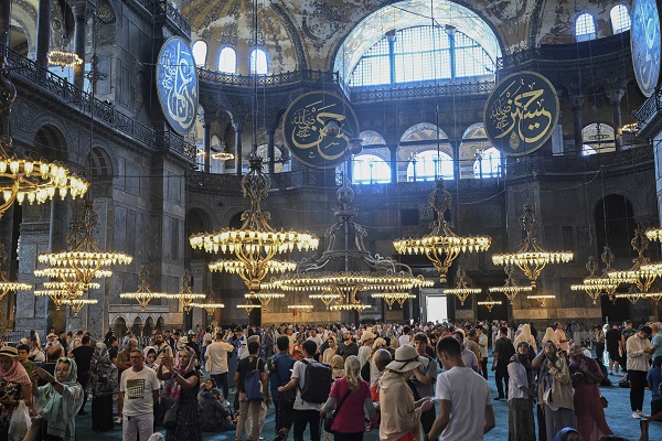 Önce Türkiye sonra kutsal topraklar