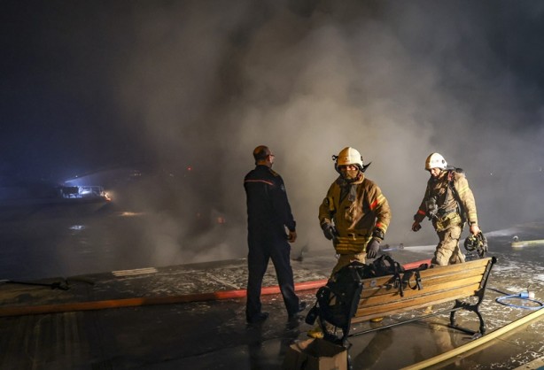 Foto - Önce yandı sonra battı! İstanbul'da feci gece