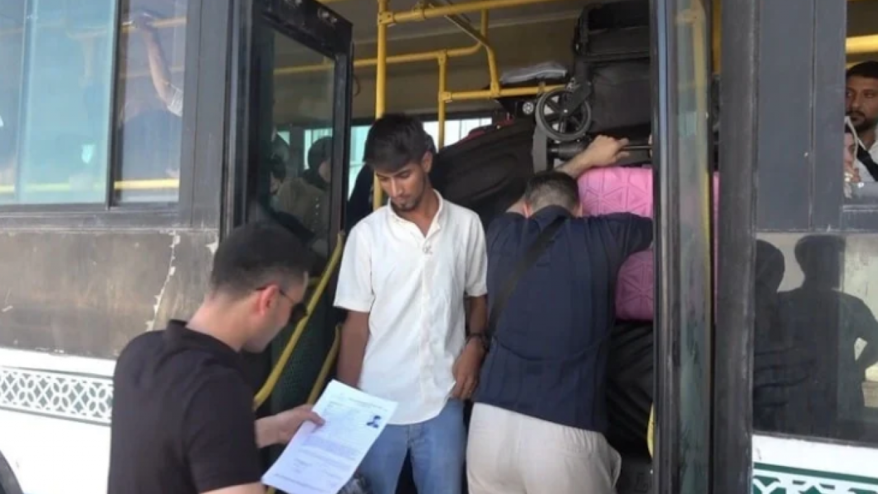 Öncüpınar'da tarihi dönüş yoğunluğu: Suriyeliler ülkelerine dönüyor