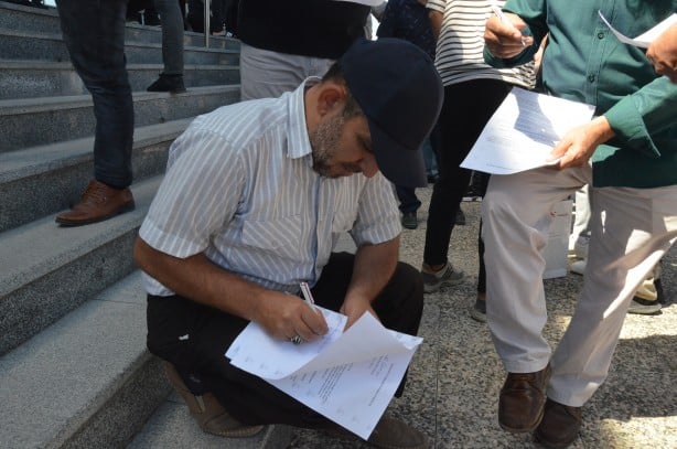 Foto - ÖNDER İmam Hatipliler Derneği üyelerinden şarkıcı parçası Gülşen'e tepki