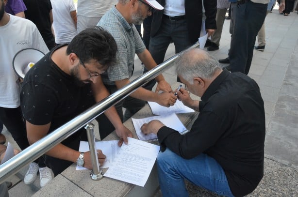 Foto - ÖNDER İmam Hatipliler Derneği üyelerinden şarkıcı parçası Gülşen'e tepki