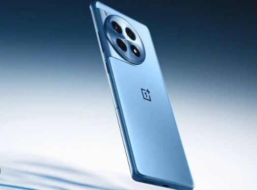 Foto - OnePlus’ın yeni akıllı telefonu peynir ekmek gibi satıldı