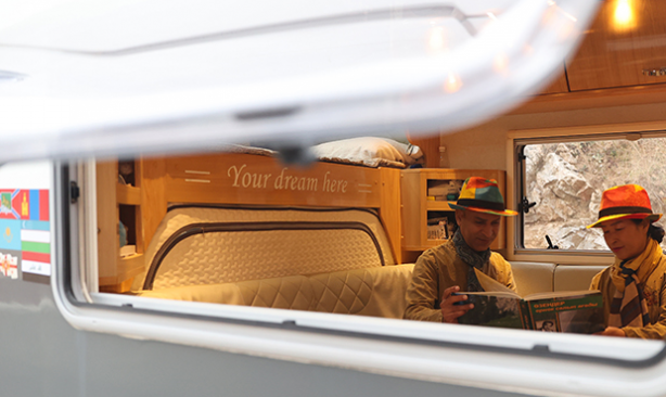 Foto - Onlarca ülkeden geçip Türkiye'nin kapısını çaldılar:! Güney Kore'den yola çıkan çift; Irak, Kuveyt ve Suudi Arabistan'a gidecek