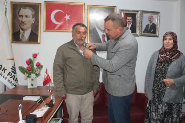 Foto - Onu alkışlayan binlerce CHP'linin ağzı açık kaldı! AK Parti'ye geçti