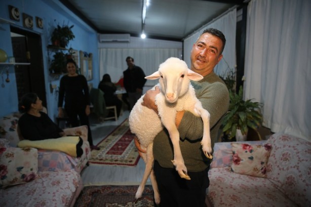 Foto - Onu görenler şaşırıyor Alışveriş sepetinde ilginç görüntü