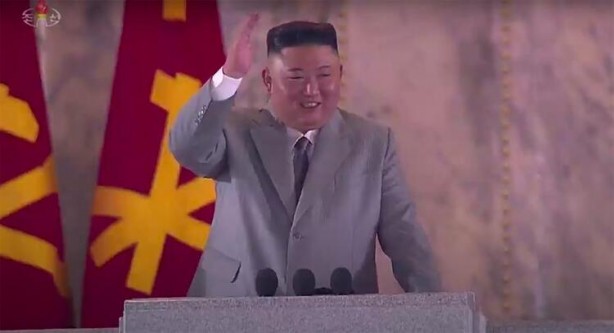 Foto - Onu ilk kez böyle göreceksiniz! Kim Jong Un ağlayarak özür diledi