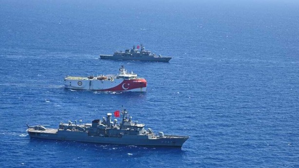 Foto - 'Önümüzdeki 24 saate dikkat' diyerek uyardı: Gemiler Türk sınırlarına girmek üzere