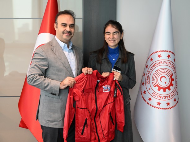 Foto - Onun lügatında engel diye bir kavram yok! Öyle bir teknoloji geliştirdi ki Togg'un gözleri oldu!