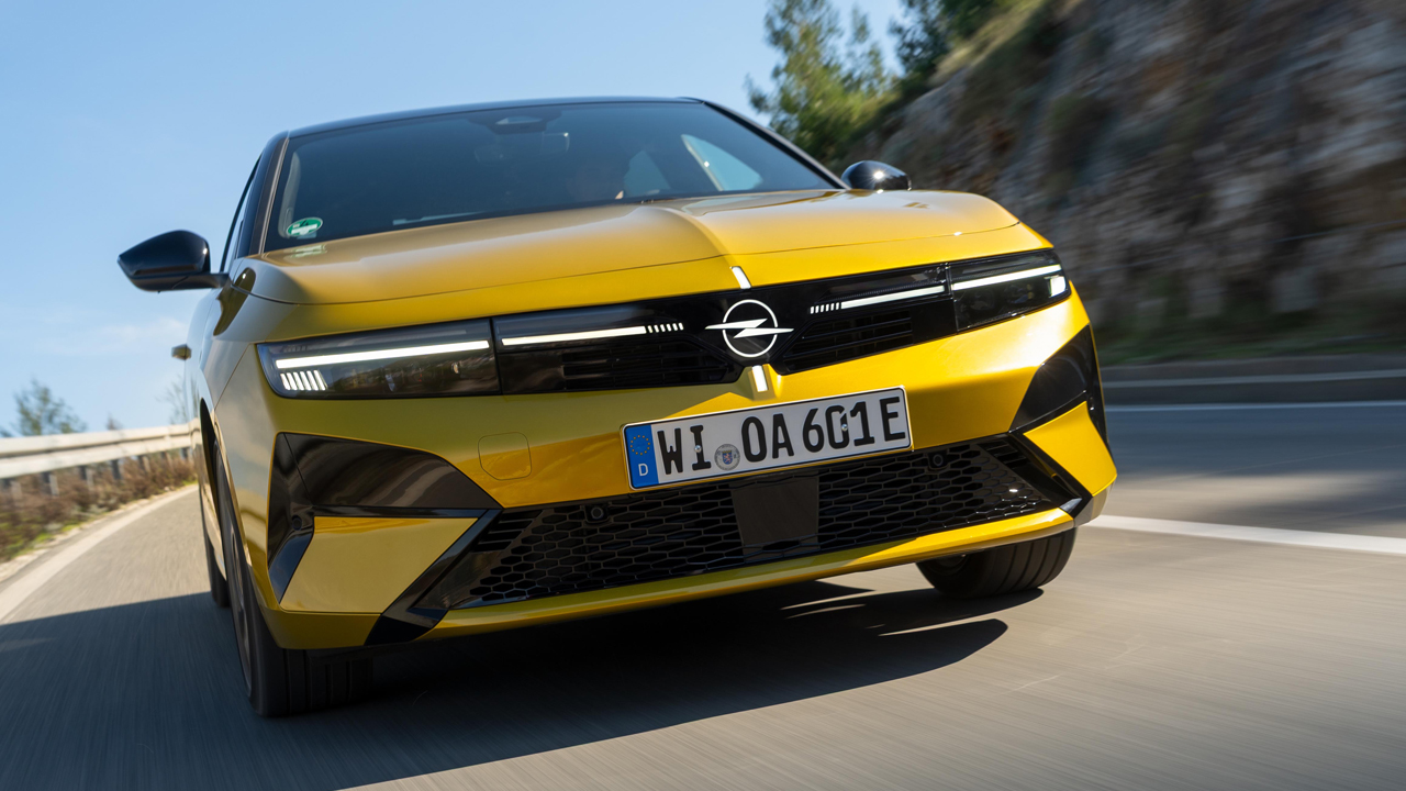 Opel’den sürpriz hamle! Yeni Astra Türkiye yollarına iniyor! Gözler bu modelde!