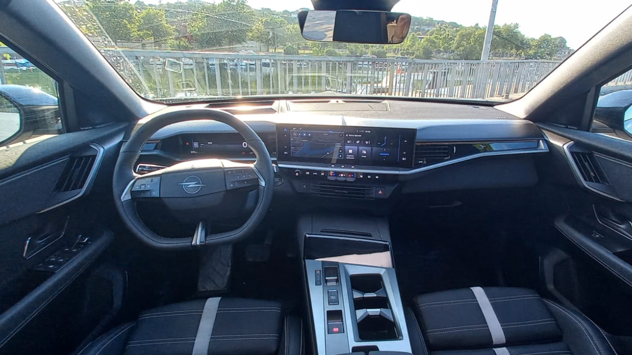 Foto - Opel’in hibrit bombası! Yeni Grandland ile şehirden virajlı yollara kusursuz performans ve teknoloji!