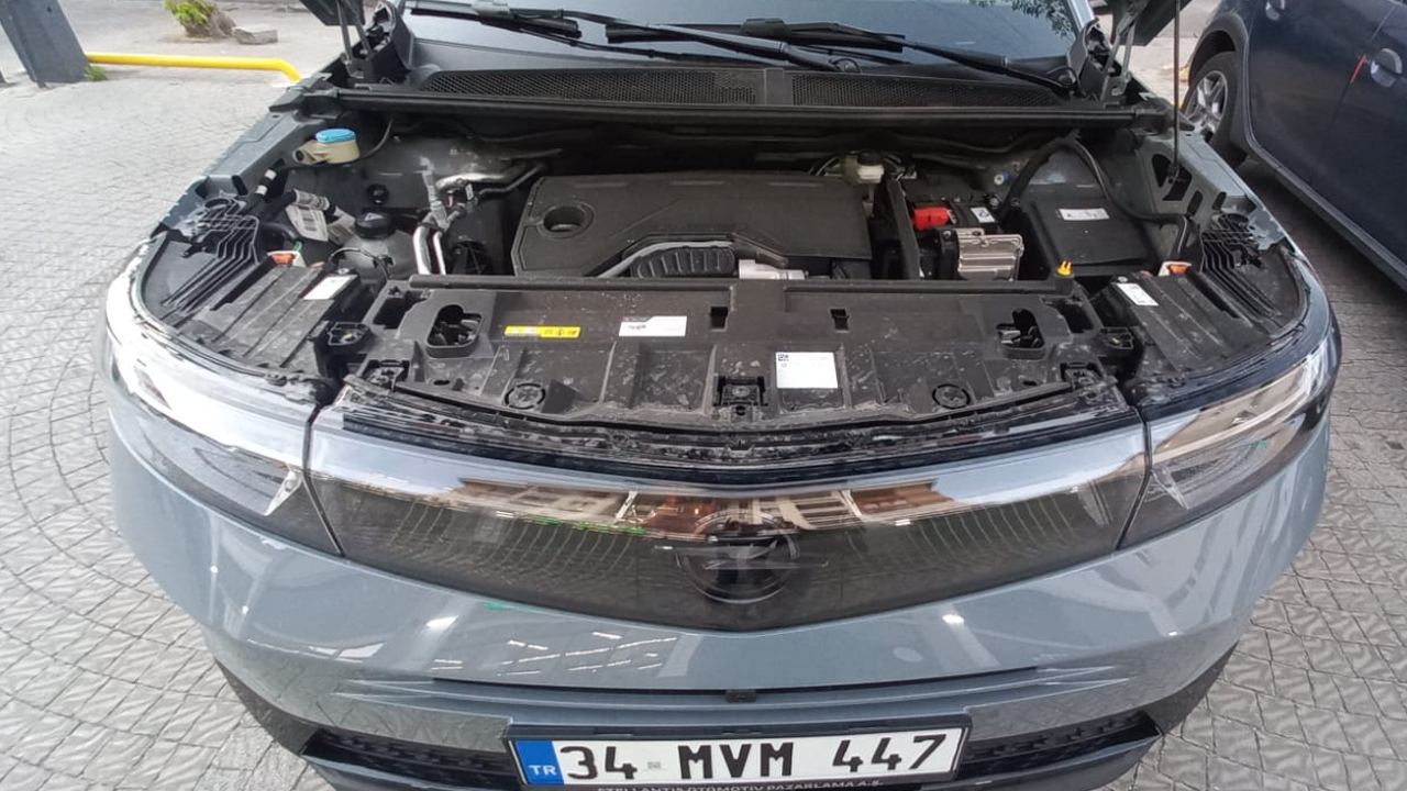 Foto - Opel’in hibrit bombası! Yeni Grandland ile şehirden virajlı yollara kusursuz performans ve teknoloji!