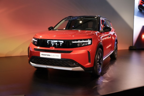 Opel’in yeni SUV modeli Frontera İstanbul’dan dünyaya tanıtıldı! Peki yenilenen otomobil kullanıcıya neler sunuyor? Yenilikçi özellikler ve yüksek konfor!