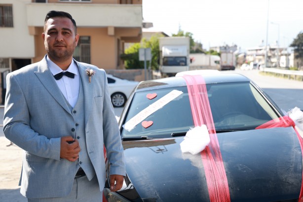 Foto - Operatör damat, gelin almaya kepçenin kovasında davulcularla gitti