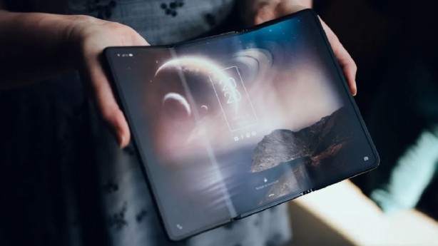 Foto - Oppo'dan 3 katlı katlanabilir telefon