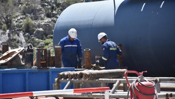 Foto - Oradan resmen petrol fışkırmaya başladı! Türkiye kara alanlarında bugüne kadar yapılmış en büyük keşif! Çıldırtacak rakamı açıkladılar 