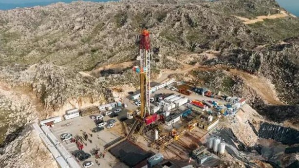 Foto - Oradan resmen petrol fışkırmaya başladı! Türkiye kara alanlarında bugüne kadar yapılmış en büyük keşif! Çıldırtacak rakamı açıkladılar 