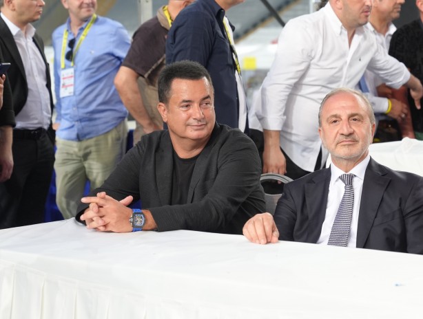 Foto - Orayı hedef olarak göstermişti: Sonra sildi: Fenerbahçeli yönetici Acun Ilıcalı'nın yasağını deldi