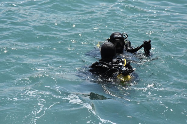 Foto - Ordu'nun Altınordu ilçesinde deniz kenarına vurmuş halde 2 erkek cesedi bulundu