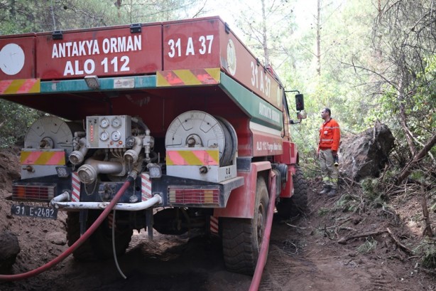 Orman yangını kontrol altına alındı! Çalışmalar böyle görüntülendi