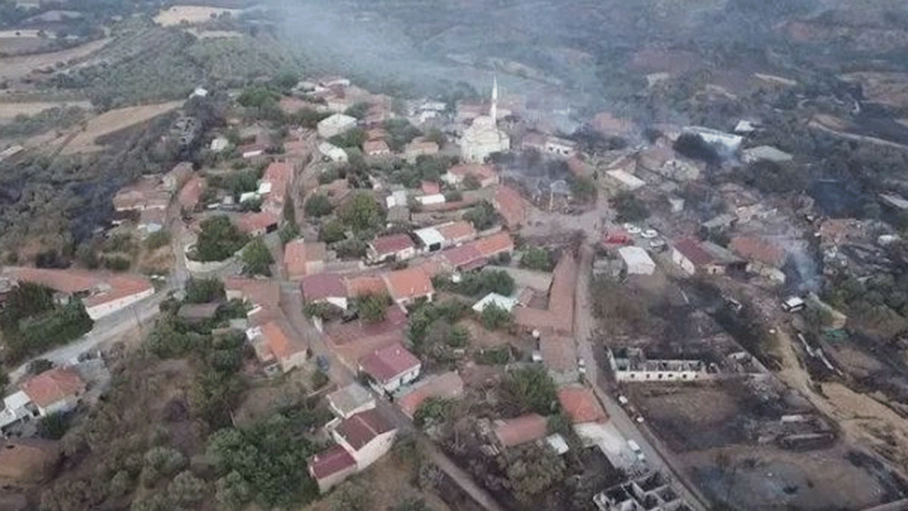 Foto - Orman yangınında evler kül oldu, Kur'an-ı Kerimler sapasağlam kaldı