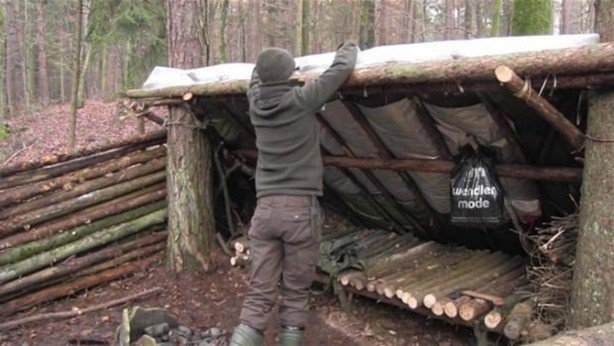 Foto - Ormanda nasıl kulübe yapılır? İşte cevabı...