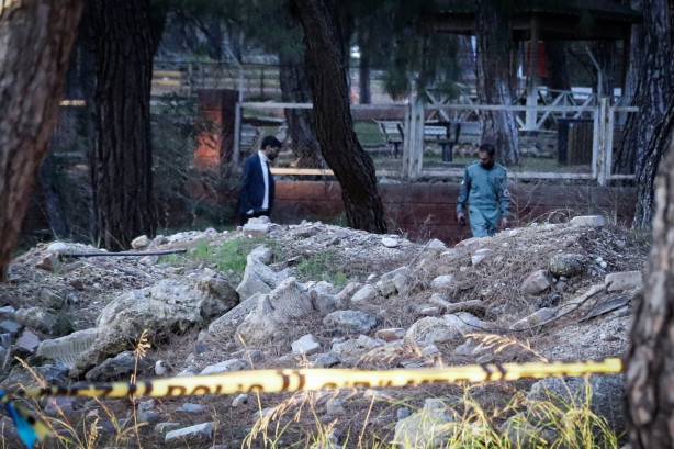 Foto - Ormanlık alanda bulunan çıplak cesedin kafası ve kolları aranıyor!