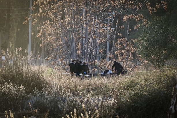 Foto - Ormanlık alanda bulunan çıplak cesedin kafası ve kolları aranıyor!