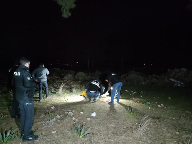 Foto - Ormanlık alandaki gizemli mezar ekipleri alarma geçirdi! 