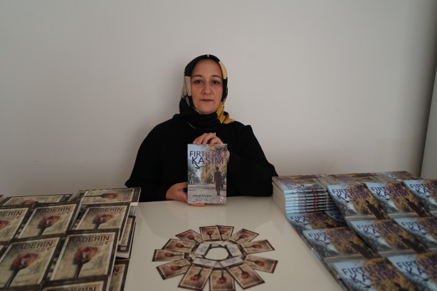 Foto - Örnek alınacak azim! Ev hanımı kadın 2 kitap yazdı