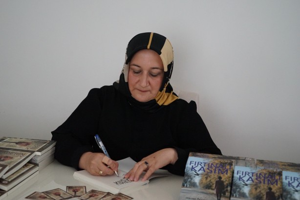 Örnek alınacak azim! Ev hanımı kadın 2 kitap yazdı