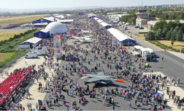 Foto - Orta Amerikalı yetkili Ankara'da yaşananlara hayran kaldı! Her an İHA, SİHA ve savaş uçağı siparişi verebilirler